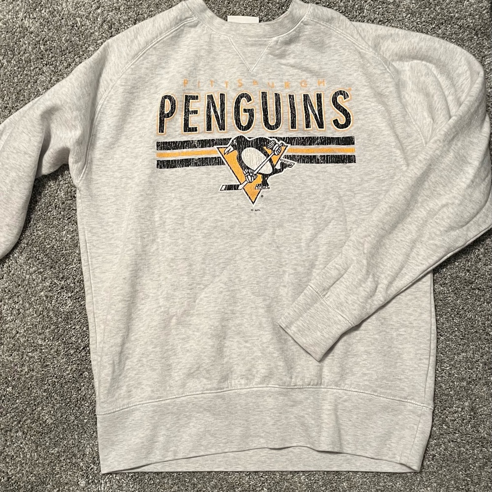 women’s pittsburgh penguins crew neck